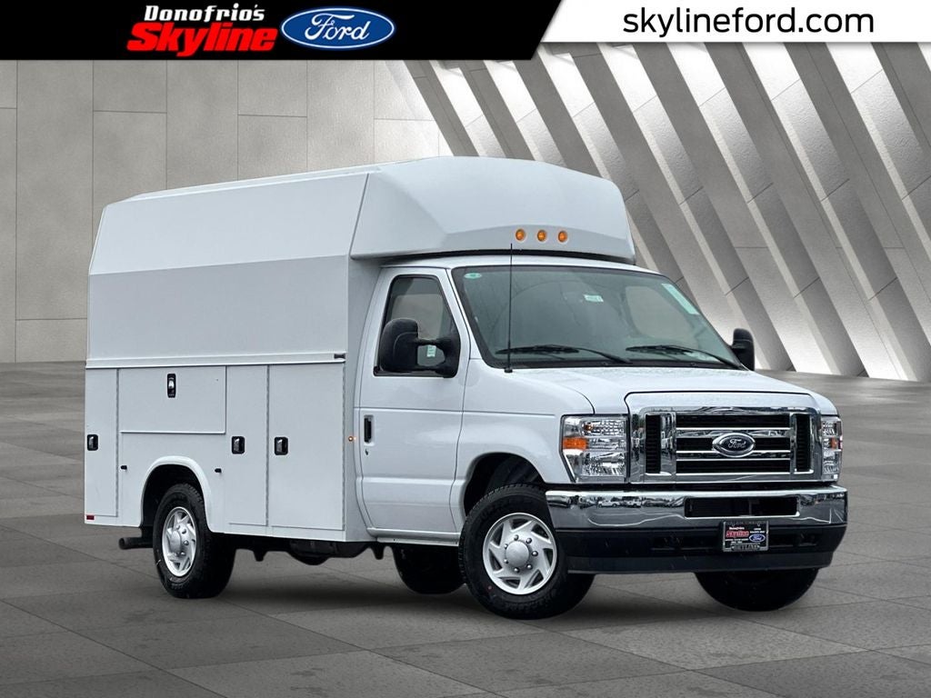 2025 Ford E-350SD