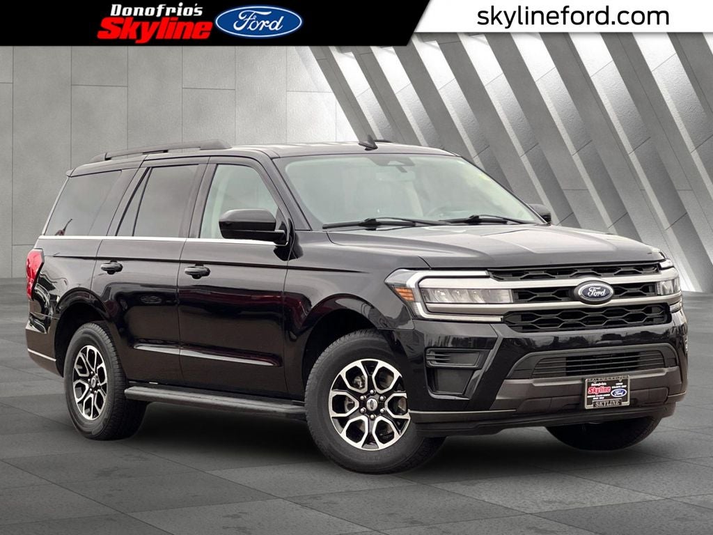 2024 Ford Expedition XLT in Black Metallic — front three-quarter view